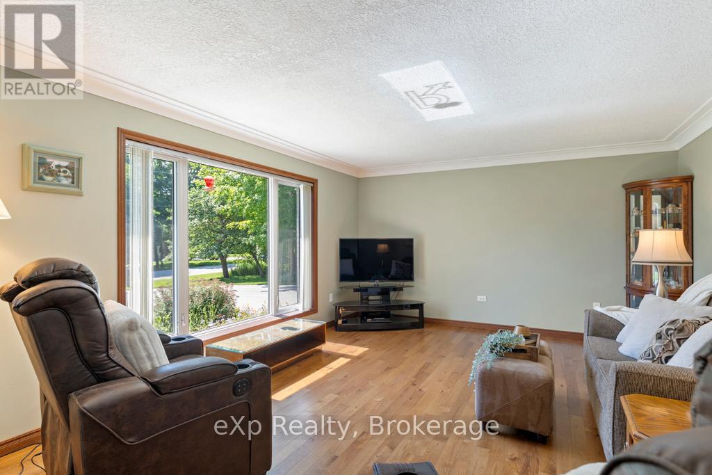 29 Everett Road, South Bruce Peninsula, Ontario  N0H 2T0 - Photo 6 - X12279408