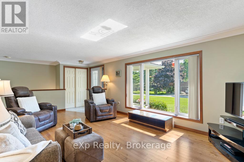 29 Everett Road, South Bruce Peninsula, Ontario  N0H 2T0 - Photo 7 - X12279408