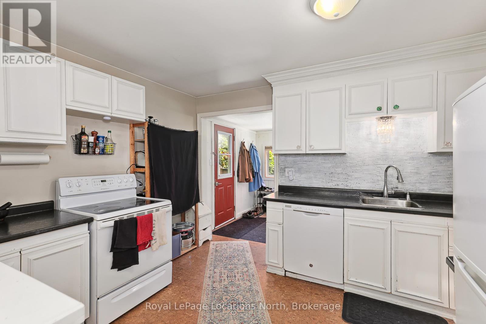 113 Bruce Street S, Blue Mountains, Ontario  N0H 2P0 - Photo 10 - X12279436