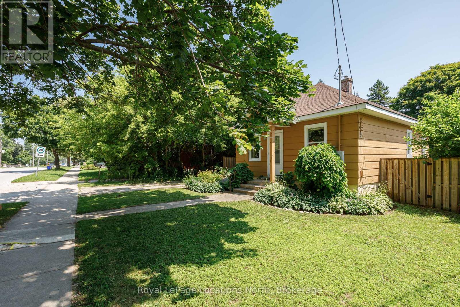 113 Bruce Street S, Blue Mountains, Ontario  N0H 2P0 - Photo 3 - X12279436