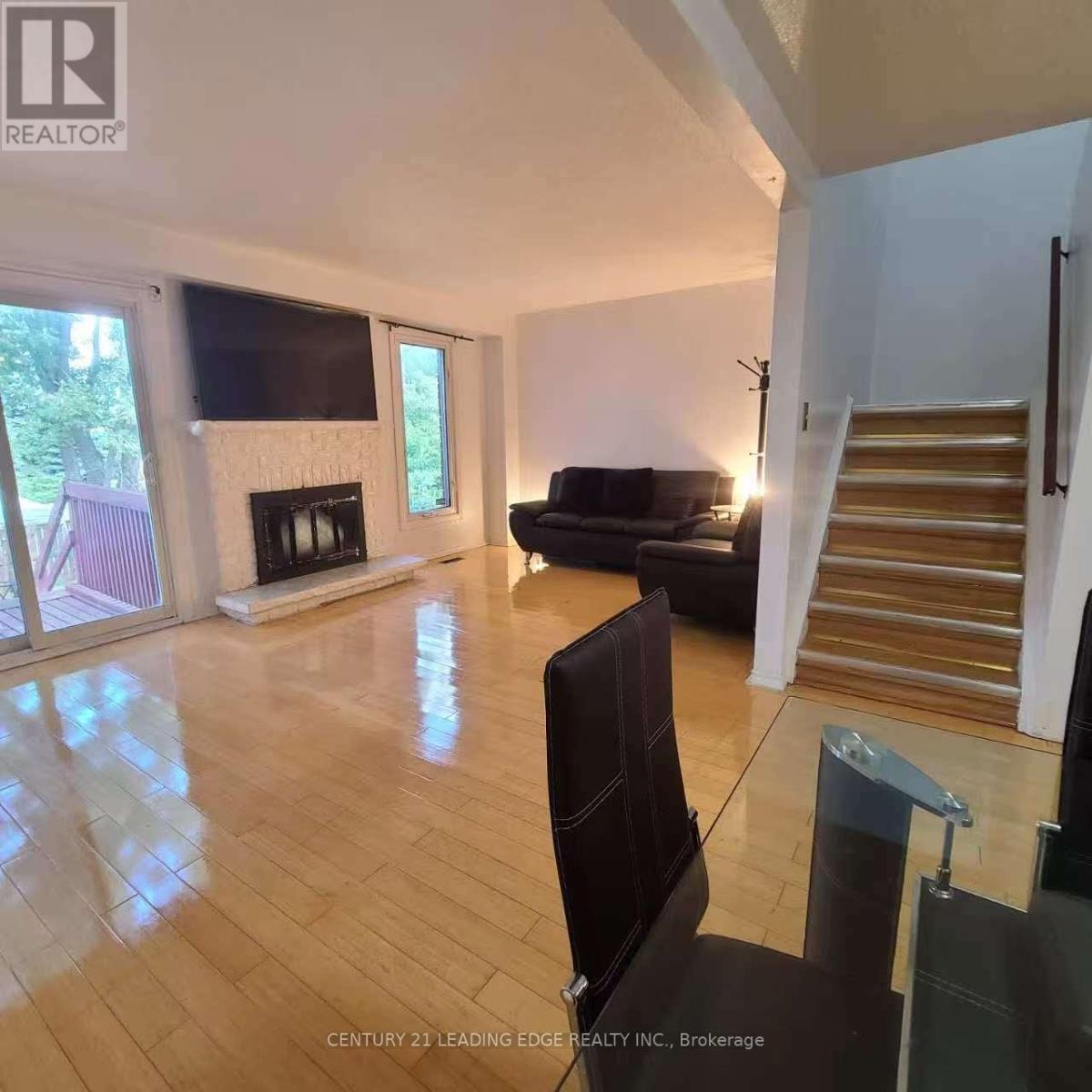 Property at 73 TREETOPS COURT image 3