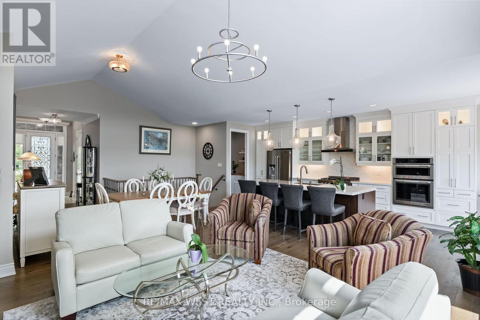 29 - 109 Ridge Way, New Tecumseth, Ontario  L9R 0M6 - Photo 7 - N12279274