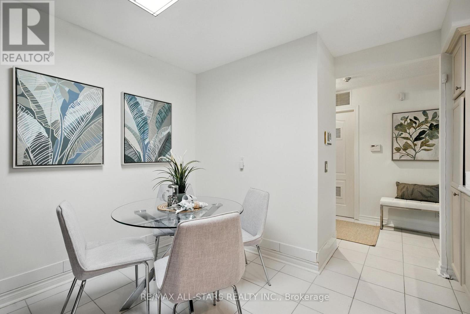 303 - 50 The Boardwalk Way, Markham, Ontario  L6E 1B6 - Photo 14 - N12279362
