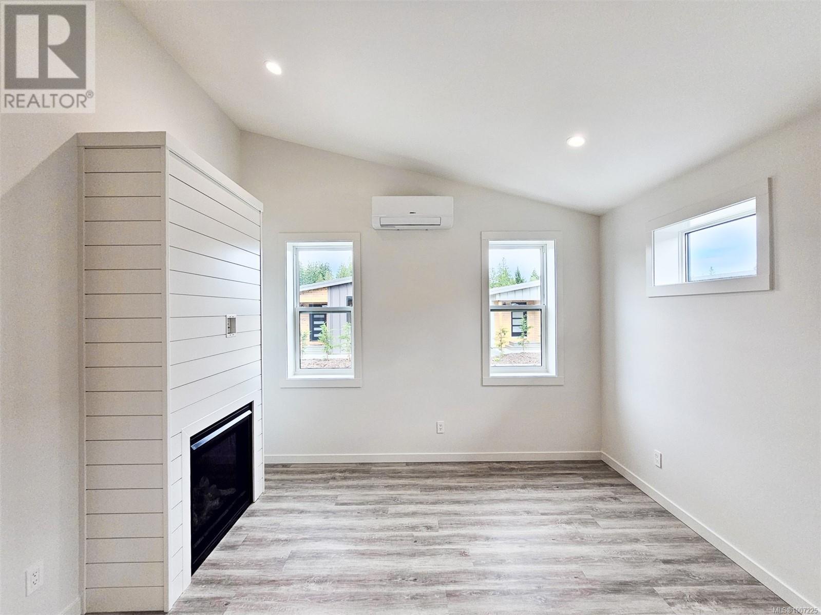 37 3025 Royston Rd, Cumberland, British Columbia  V0R 1S0 - Photo 3 - 1007225