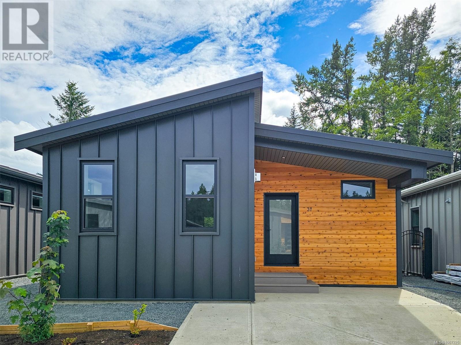 37 3025 Royston Rd, Cumberland, British Columbia  V0R 1S0 - Photo 1 - 1007225