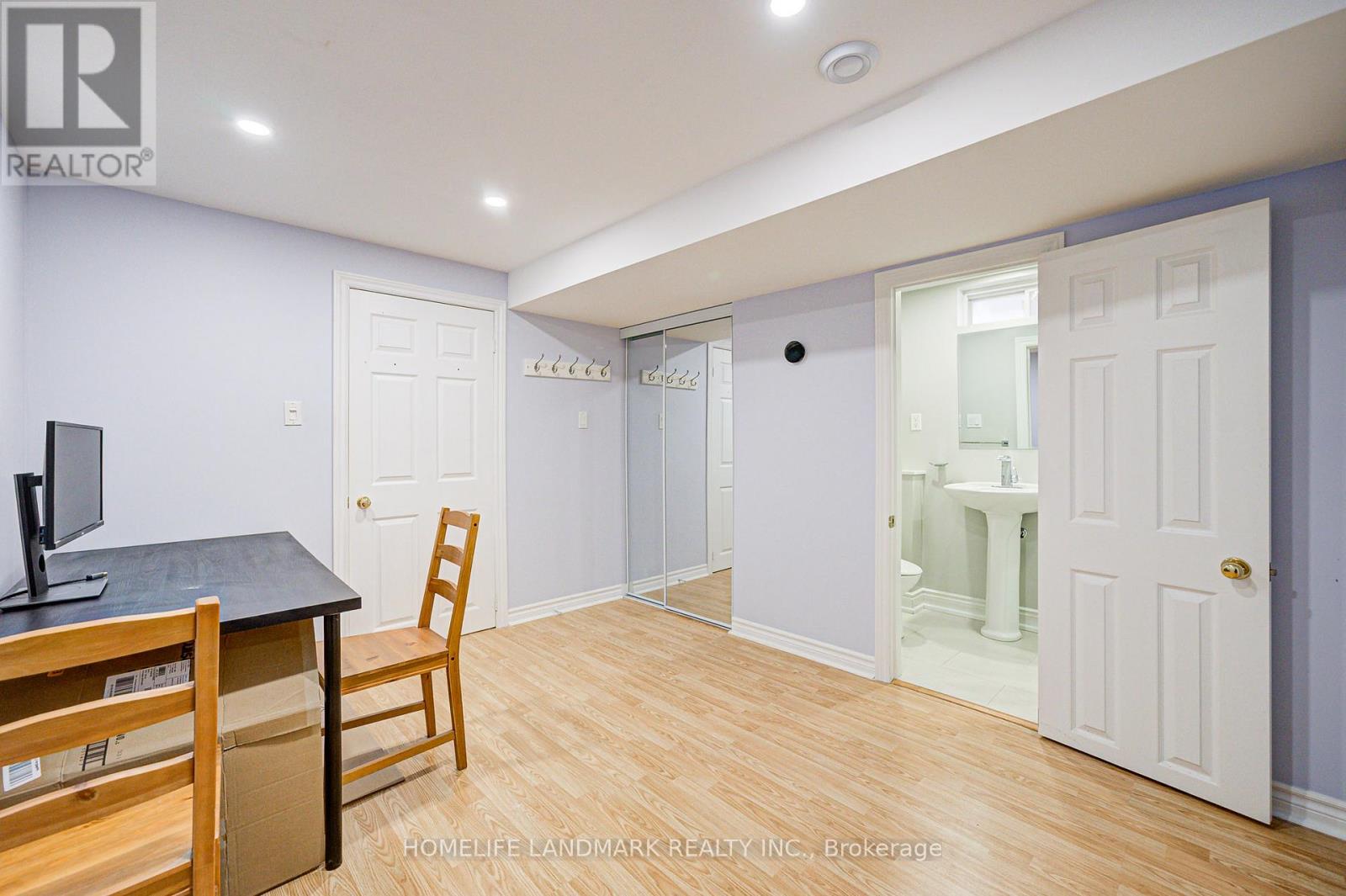 1141 Foxglove Place, Mississauga, Ontario  L5V 2N4 - Photo 26 - W12279218