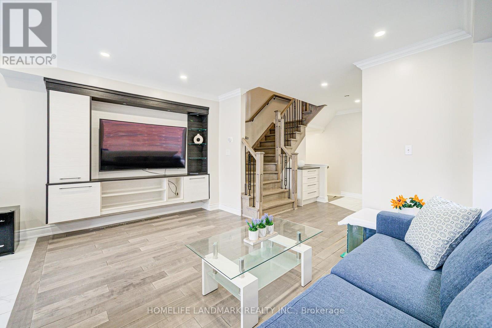 1141 Foxglove Place, Mississauga, Ontario  L5V 2N4 - Photo 6 - W12279218