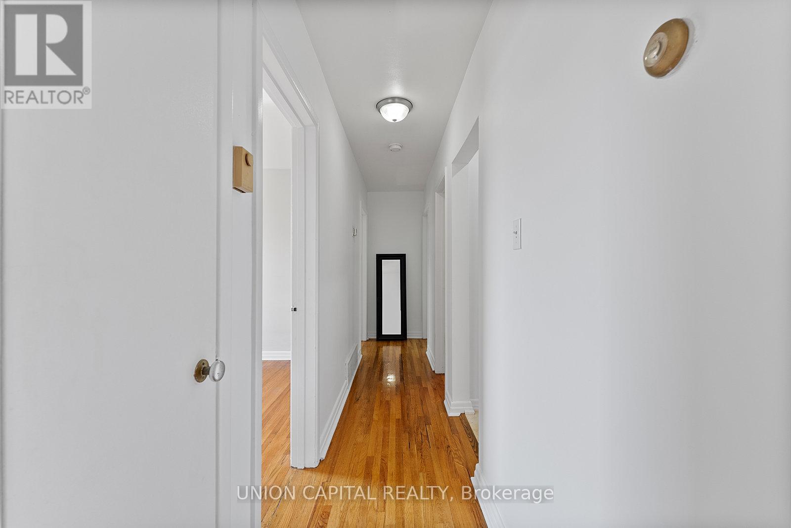 379 Tamarack Circle, Oakville, Ontario  L6K 2N1 - Photo 18 - W12279260