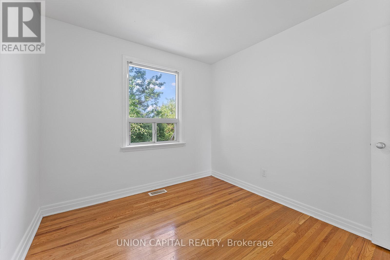379 Tamarack Circle, Oakville, Ontario  L6K 2N1 - Photo 20 - W12279260