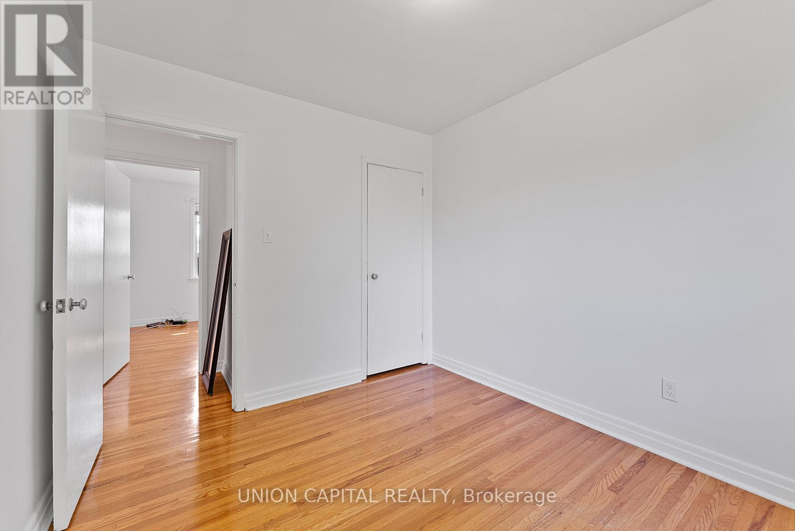 379 Tamarack Circle, Oakville, Ontario  L6K 2N1 - Photo 21 - W12279260