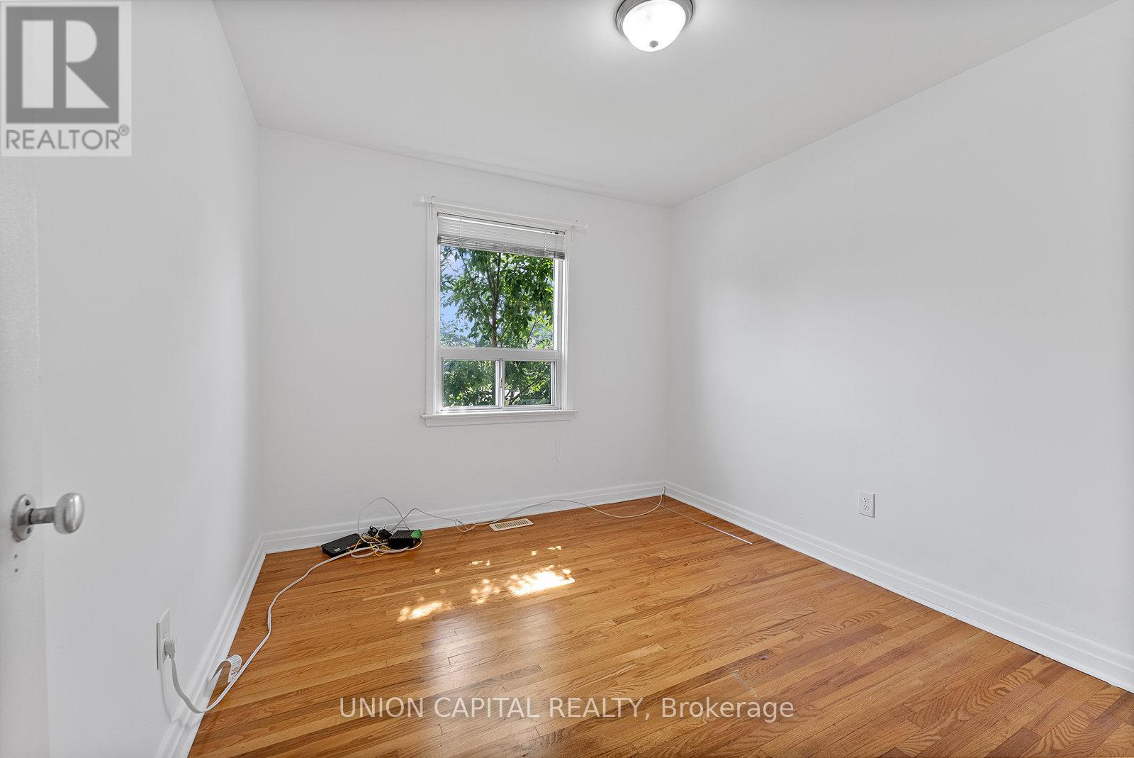 379 Tamarack Circle, Oakville, Ontario  L6K 2N1 - Photo 22 - W12279260