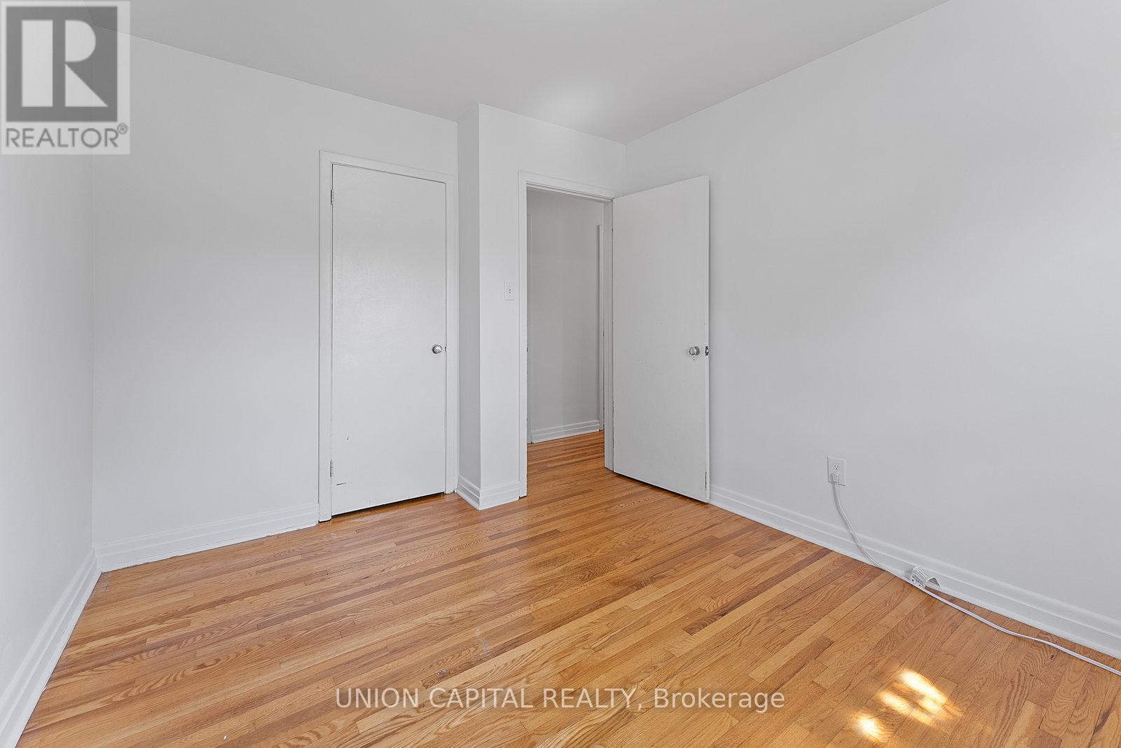 379 Tamarack Circle, Oakville, Ontario  L6K 2N1 - Photo 24 - W12279260