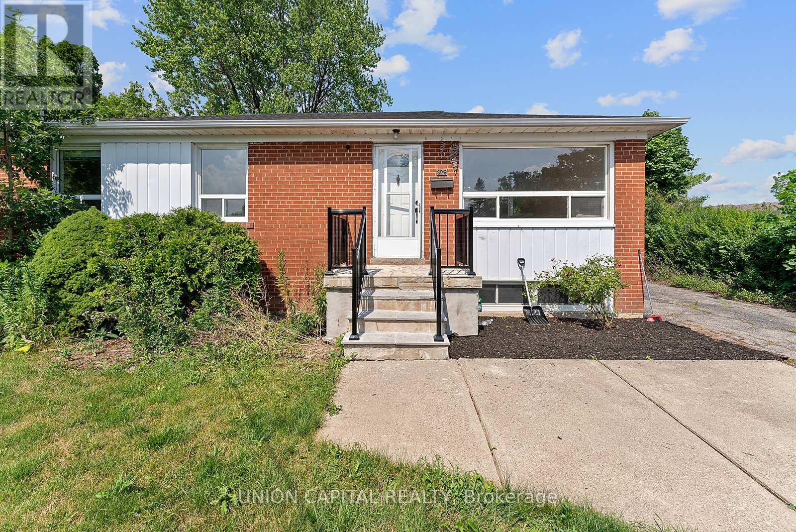 Property at 379 TAMARACK CIRCLE image 4