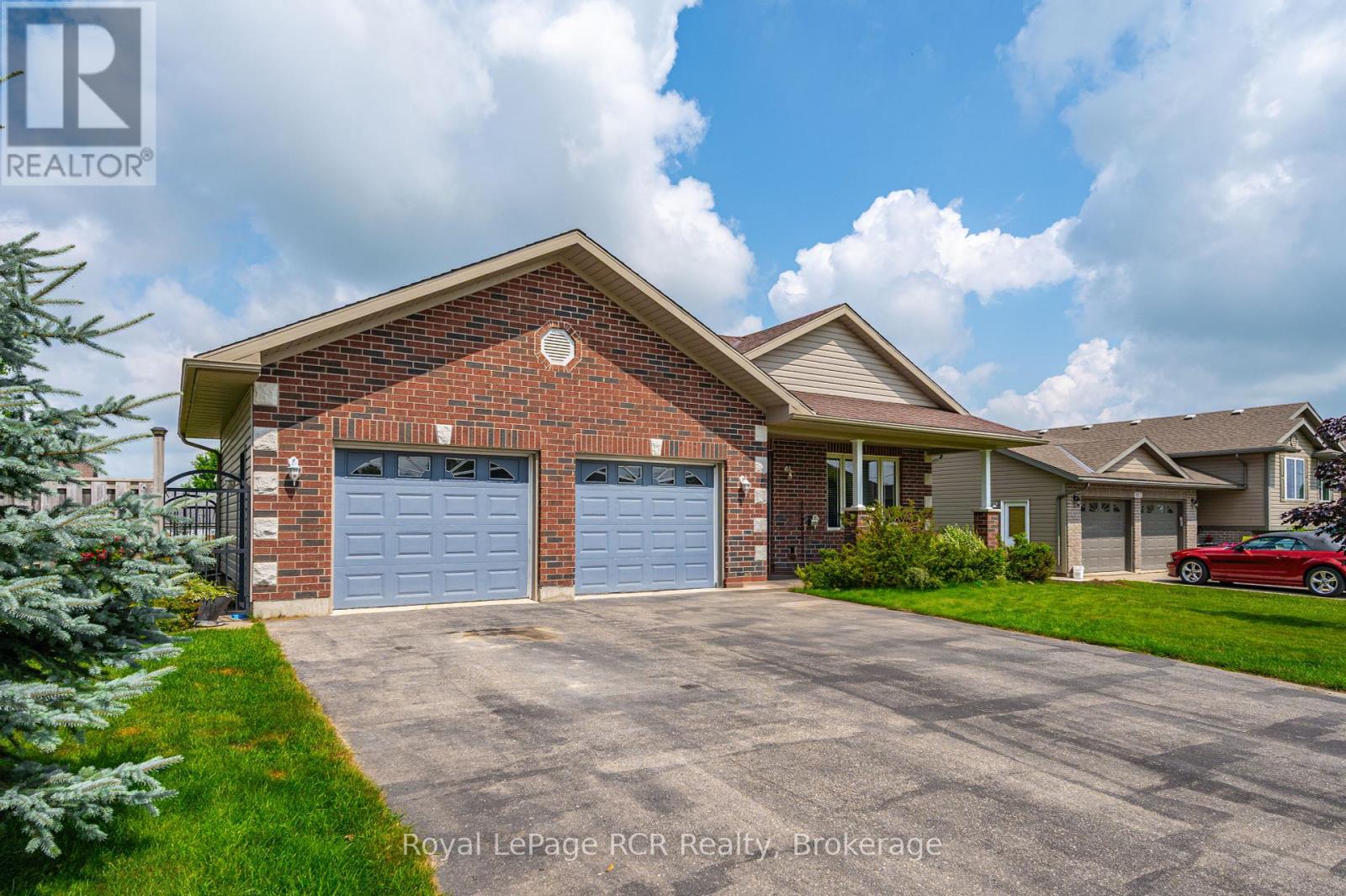 675 Albert Street, Wellington North, Ontario  N0G 2L2 - Photo 3 - X12071902