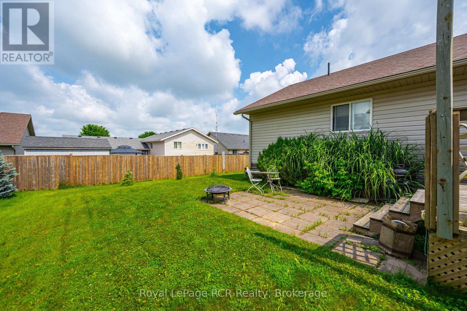 675 Albert Street, Wellington North, Ontario  N0G 2L2 - Photo 9 - X12071902