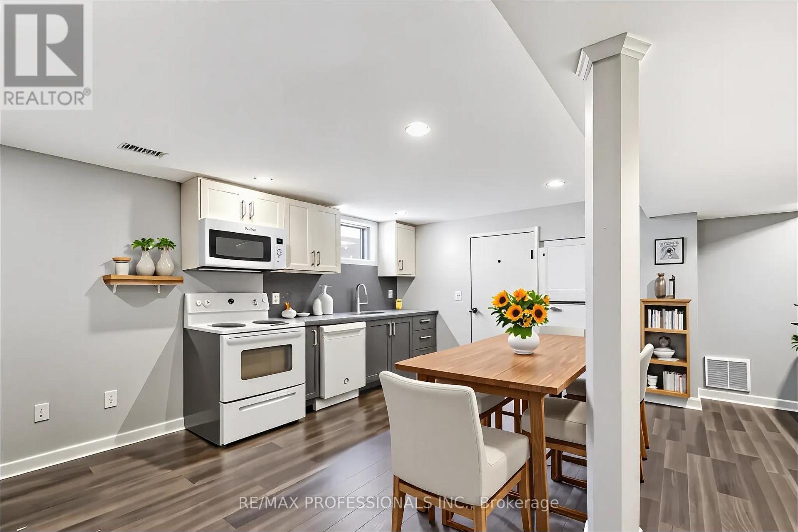 Lower - 49 Barwood Crescent, Kitchener, Ontario  N2E 1T9 - Photo 4 - X12279231