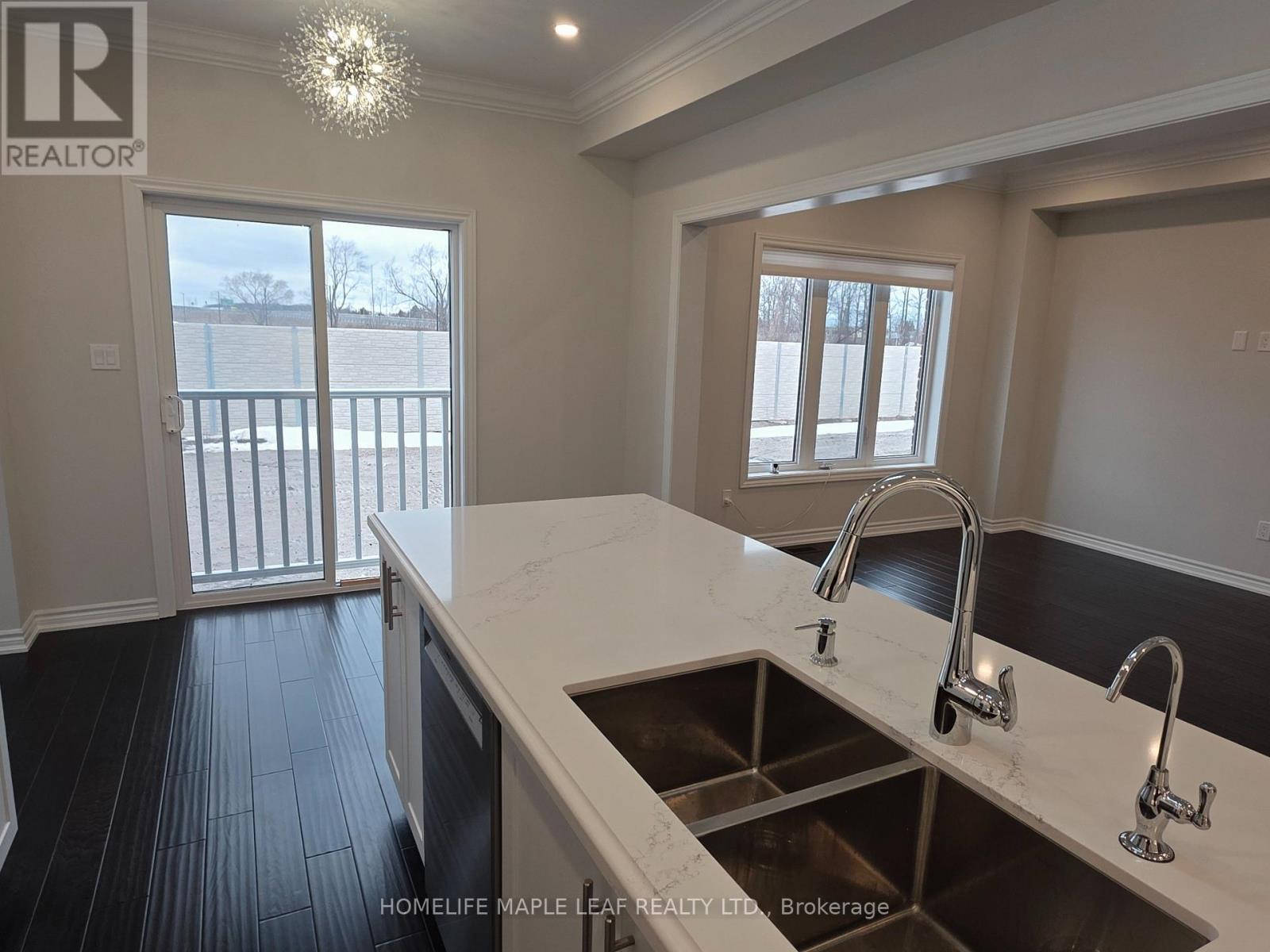 Property at 210 PALACE STREET image 4