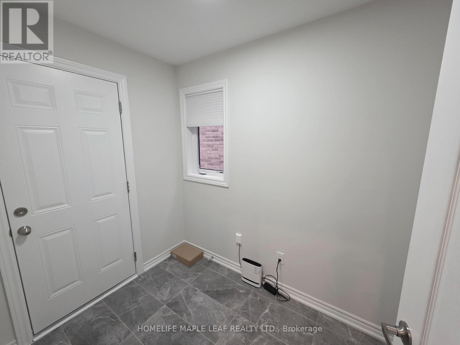 210 Palace Street, Thorold (Thorold Downtown), Ontario  L2V 3P4 - Photo 9 - X12279263
