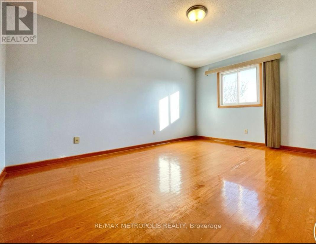 Upper - 3 Prairie Dunes Place, Vaughan, Ontario  L4K 2E4 - Photo 13 - N12279397