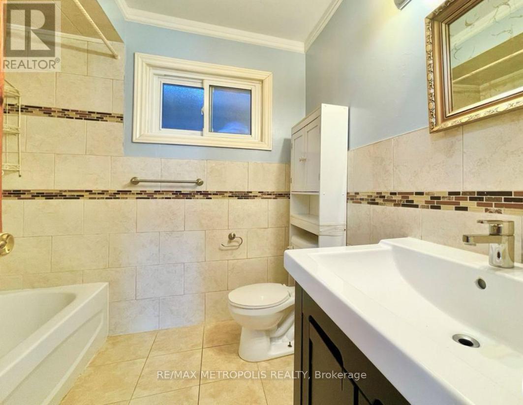 Upper - 3 Prairie Dunes Place, Vaughan, Ontario  L4K 2E4 - Photo 18 - N12279397