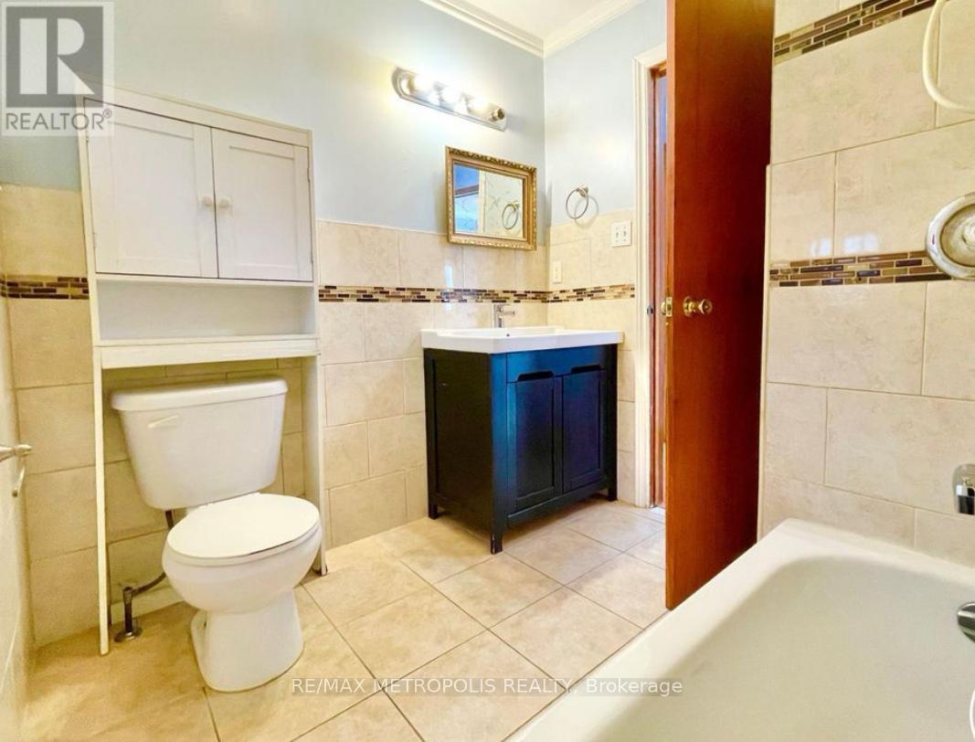 Upper - 3 Prairie Dunes Place, Vaughan, Ontario  L4K 2E4 - Photo 19 - N12279397