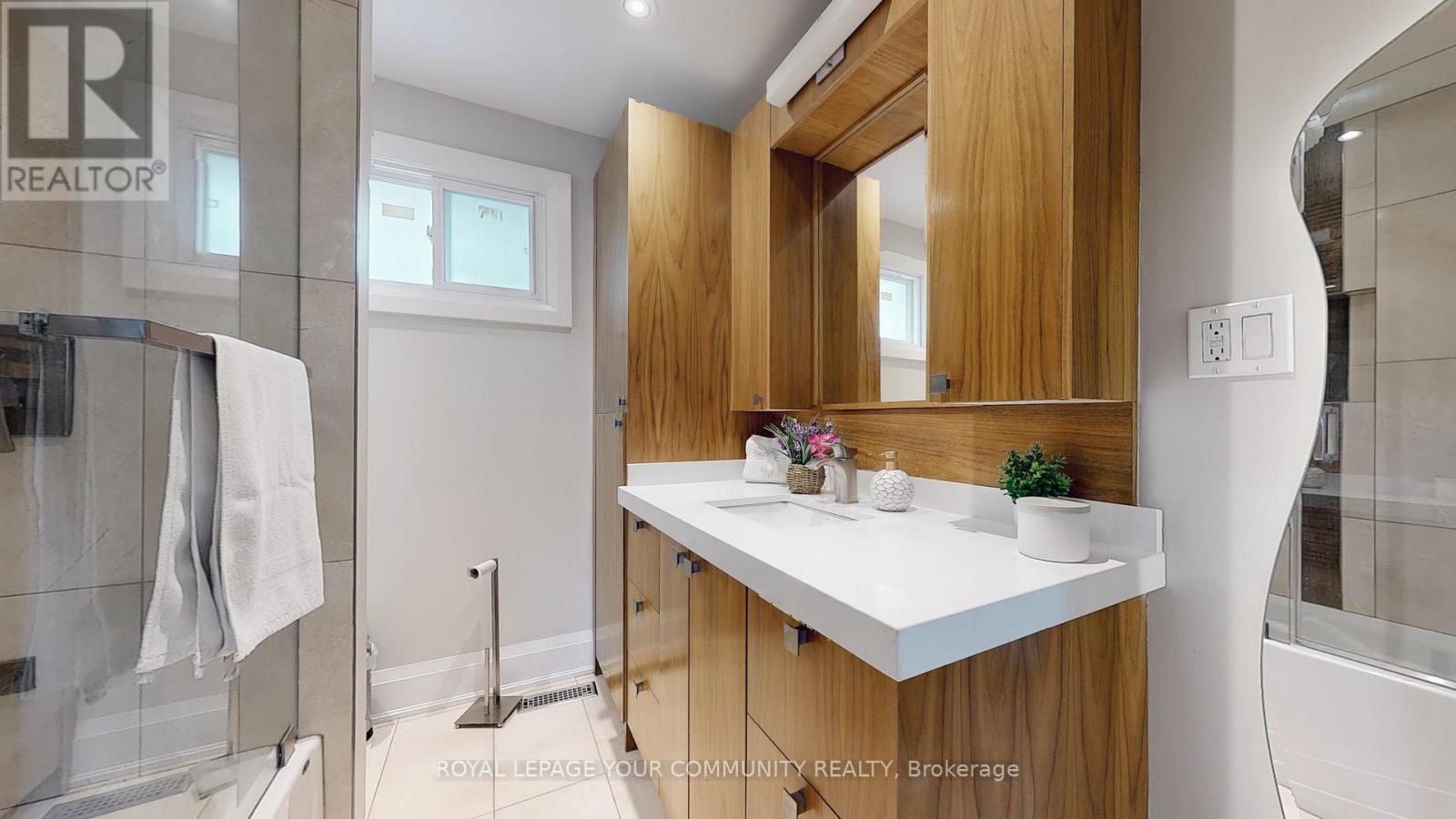 29 Manadon Drive, Toronto (Newtonbrook West), Ontario  M2M 1W8 - Photo 27 - C12279153