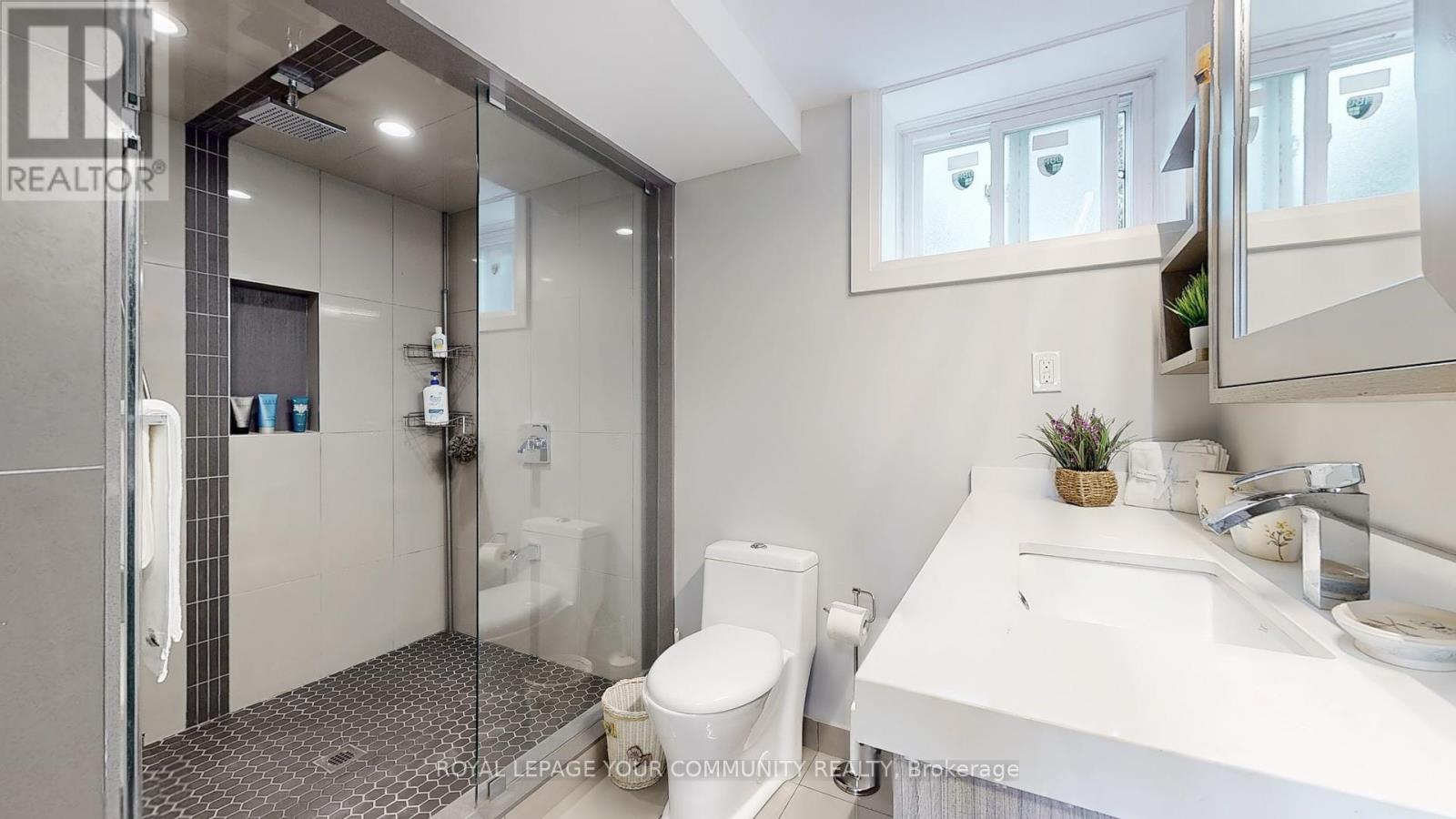 29 Manadon Drive, Toronto (Newtonbrook West), Ontario  M2M 1W8 - Photo 41 - C12279153