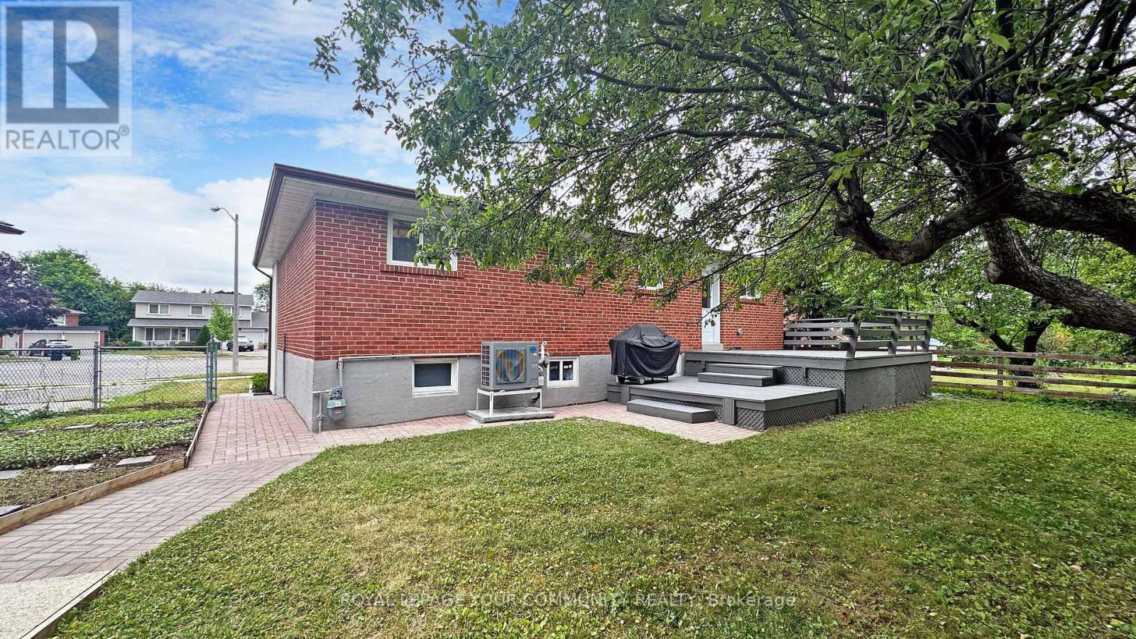 29 Manadon Drive, Toronto (Newtonbrook West), Ontario  M2M 1W8 - Photo 46 - C12279153