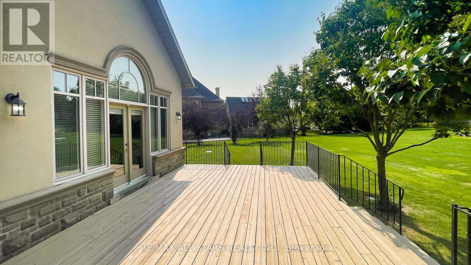 70 Richard Lovat Court, Vaughan (Kleinburg), Ontario  L0J 1C0 - Photo 11 - N12274801