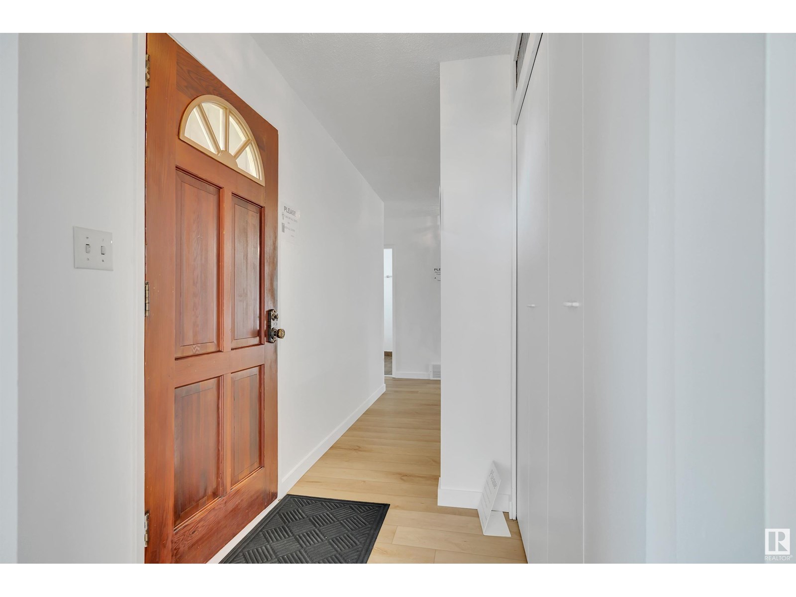 7203 138 Av Nw, Edmonton, Alberta  T5C 2L9 - Photo 2 - E4447272
