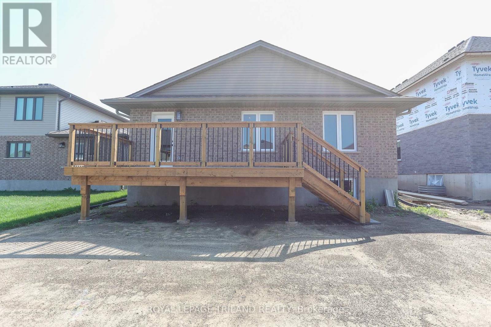 51 White Tail Path, Central Elgin, Ontario  N5R 0N7 - Photo 39 - X12279482
