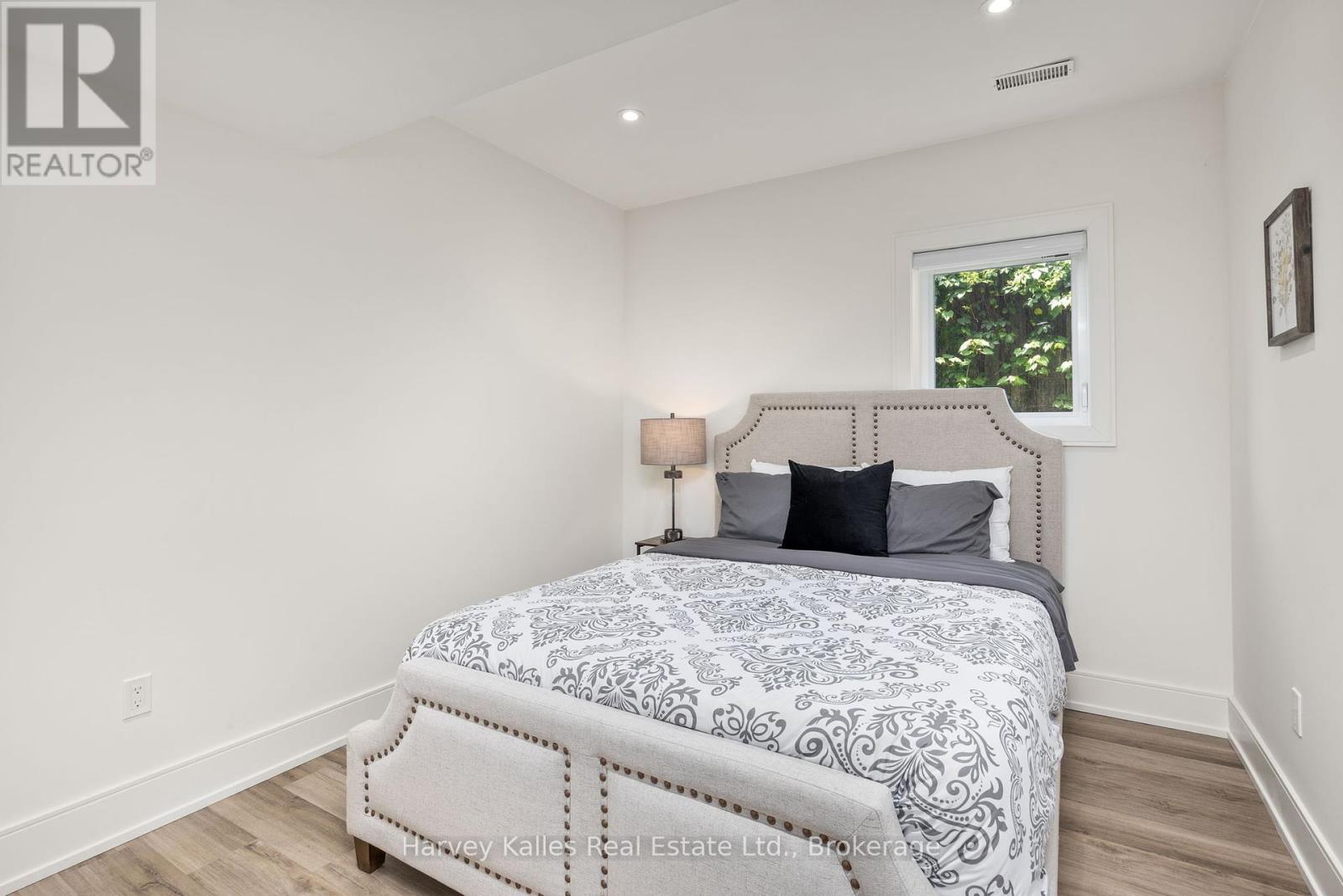 Unit C - 297 Seventh Street, Collingwood, Ontario  L9Y 2B2 - Photo 16 - S12231215