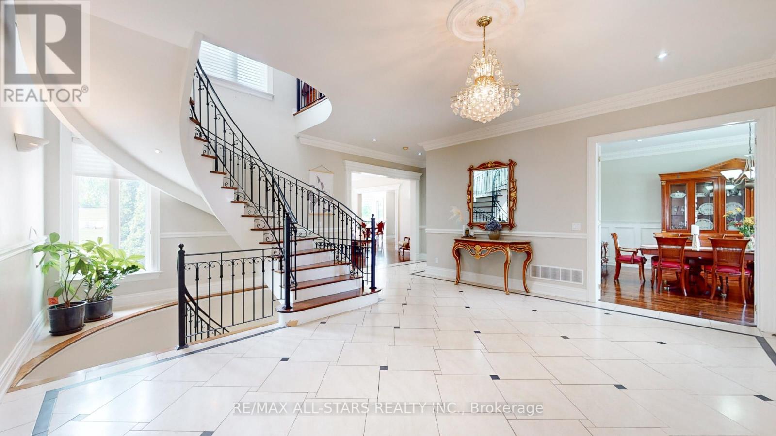 70 Richard Lovat Court, Vaughan (Kleinburg), Ontario  L0J 1C0 - Photo 13 - N12274801