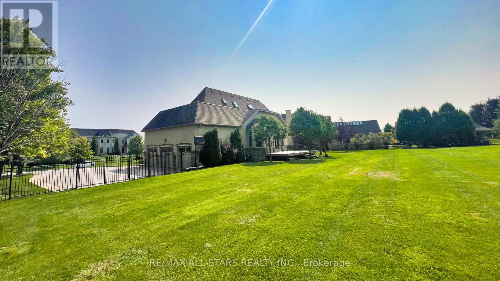 70 Richard Lovat Court, Vaughan (Kleinburg), Ontario  L0J 1C0 - Photo 9 - N12274801