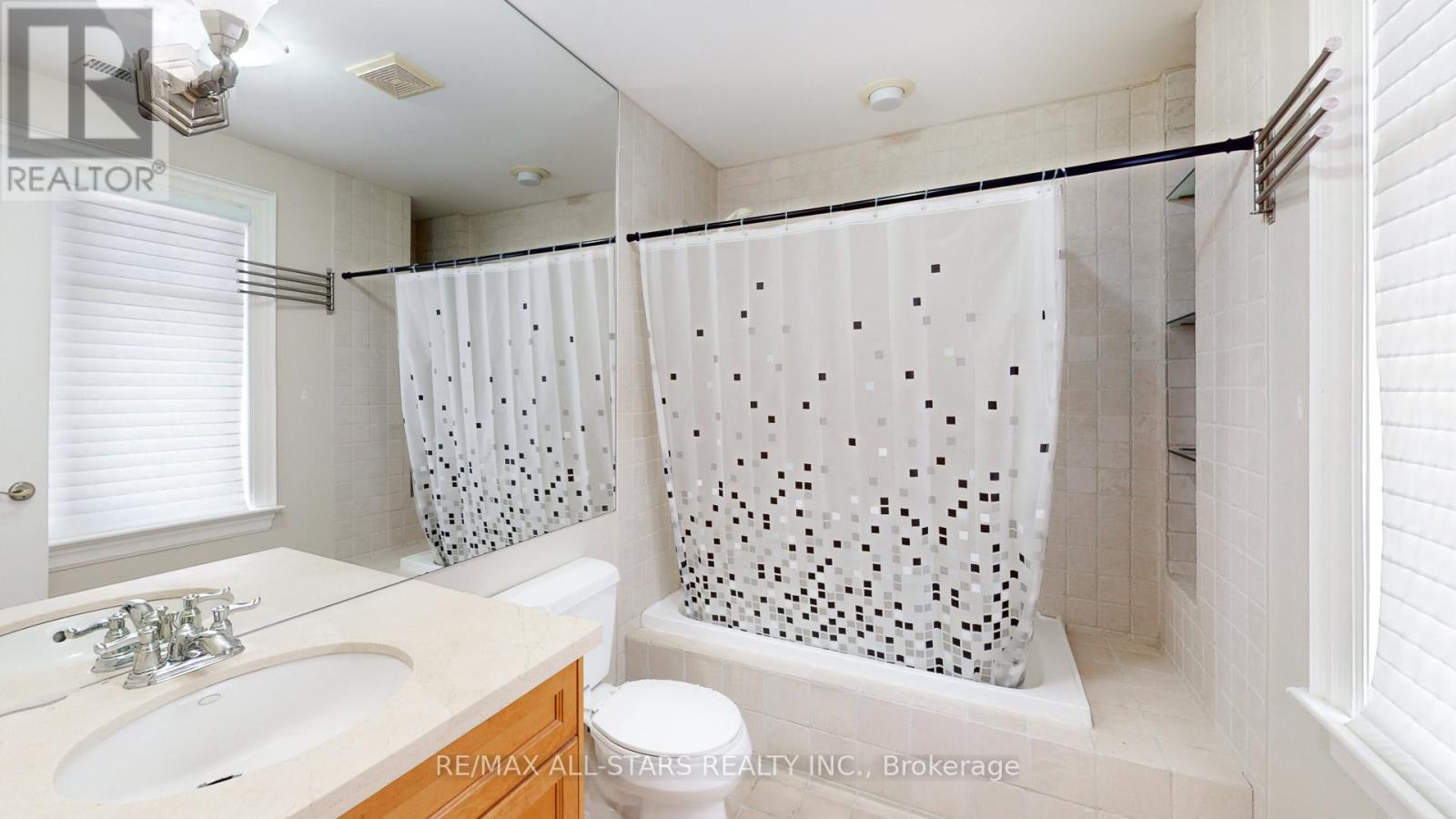 70 Richard Lovat Court, Vaughan (Kleinburg), Ontario  L0J 1C0 - Photo 42 - N12274801