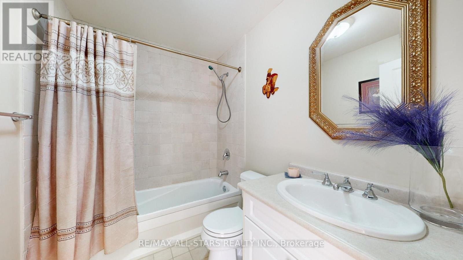 70 Richard Lovat Court, Vaughan (Kleinburg), Ontario  L0J 1C0 - Photo 46 - N12274801