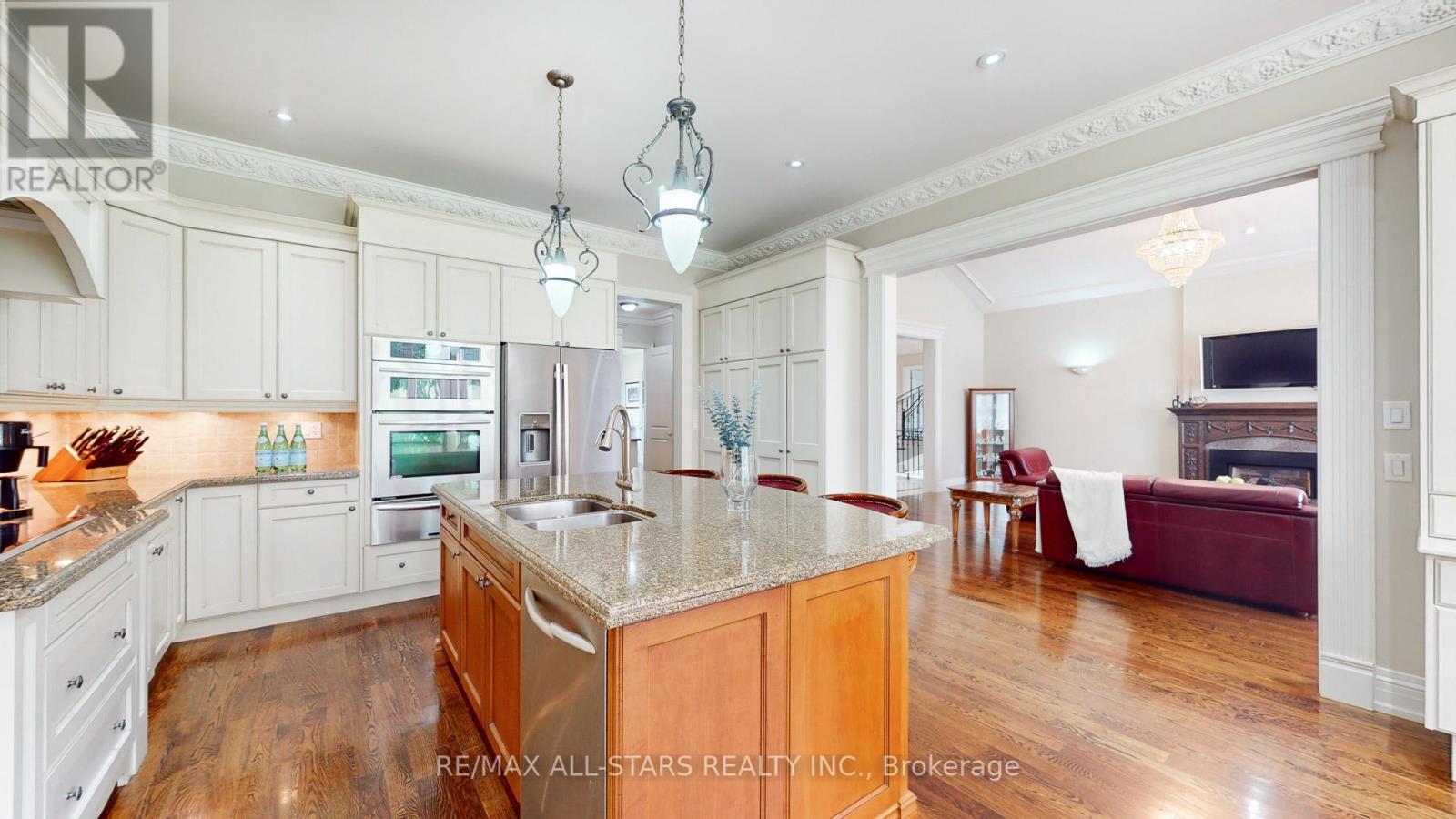 70 Richard Lovat Court, Vaughan (Kleinburg), Ontario  L0J 1C0 - Photo 25 - N12274801