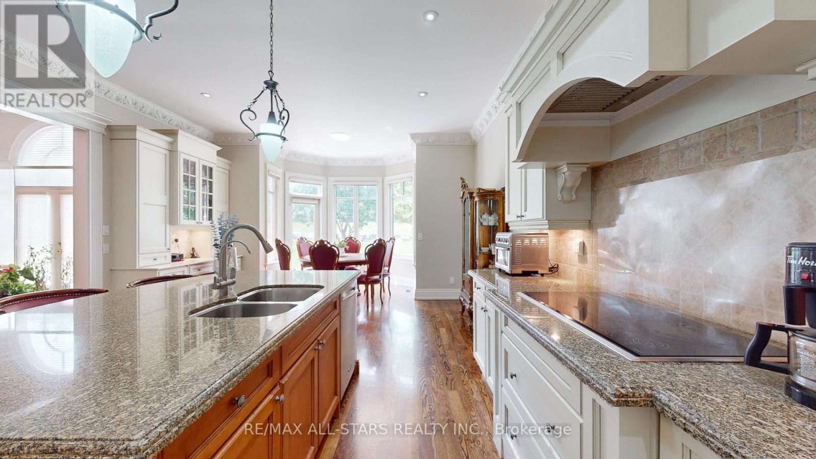 70 Richard Lovat Court, Vaughan (Kleinburg), Ontario  L0J 1C0 - Photo 26 - N12274801