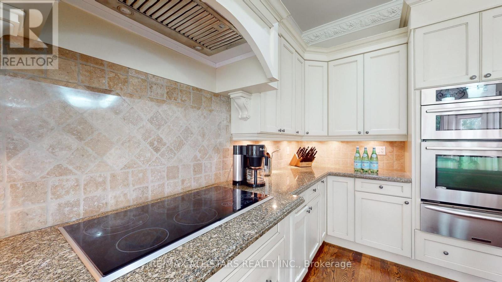 70 Richard Lovat Court, Vaughan (Kleinburg), Ontario  L0J 1C0 - Photo 27 - N12274801