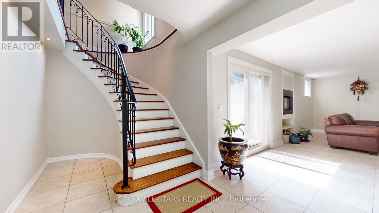 70 Richard Lovat Court, Vaughan (Kleinburg), Ontario  L0J 1C0 - Photo 43 - N12274801