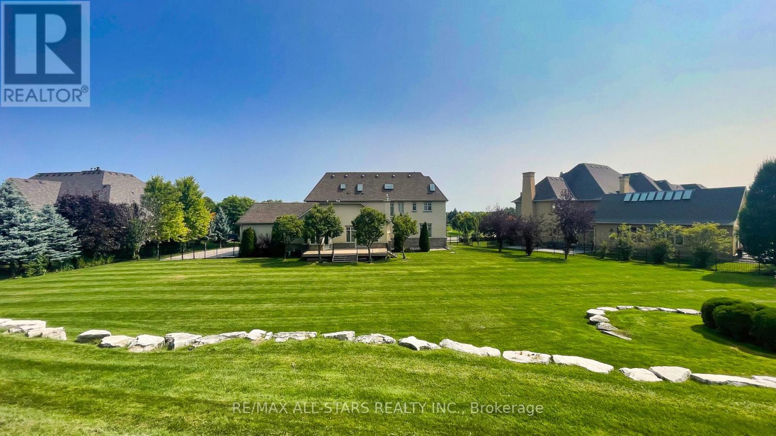 70 Richard Lovat Court, Vaughan (Kleinburg), Ontario  L0J 1C0 - Photo 8 - N12274801