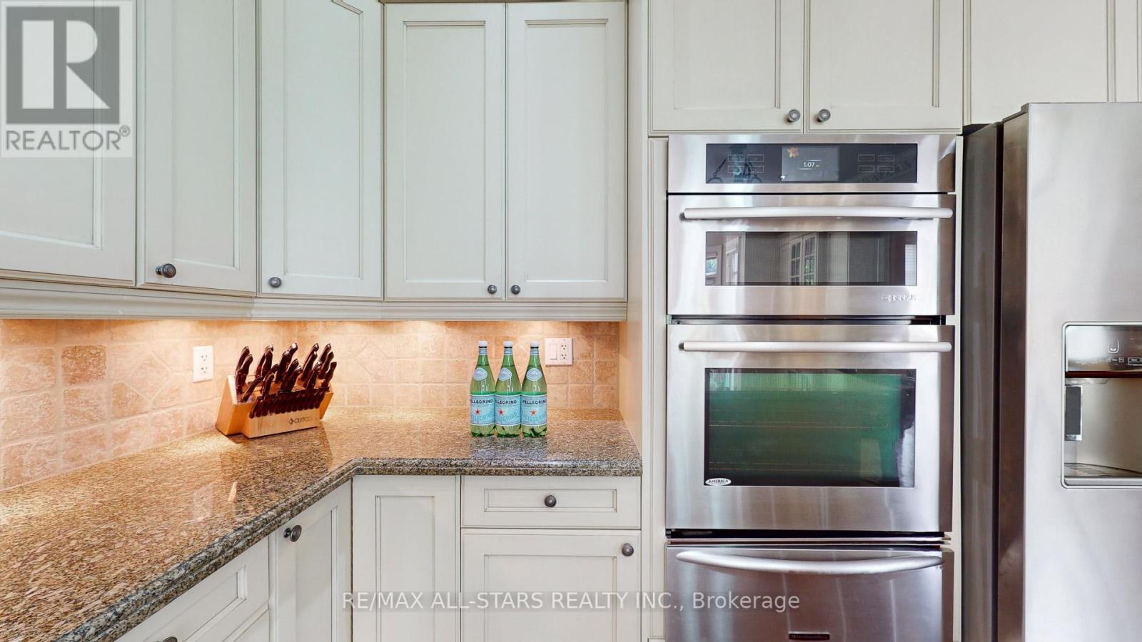 70 Richard Lovat Court, Vaughan (Kleinburg), Ontario  L0J 1C0 - Photo 28 - N12274801