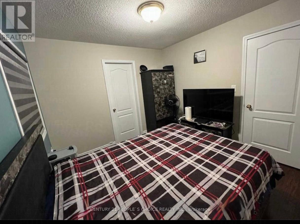 20 Murphy Road, Brampton (Gore Industrial North), Ontario  L6S 6L2 - Photo 11 - W12279388