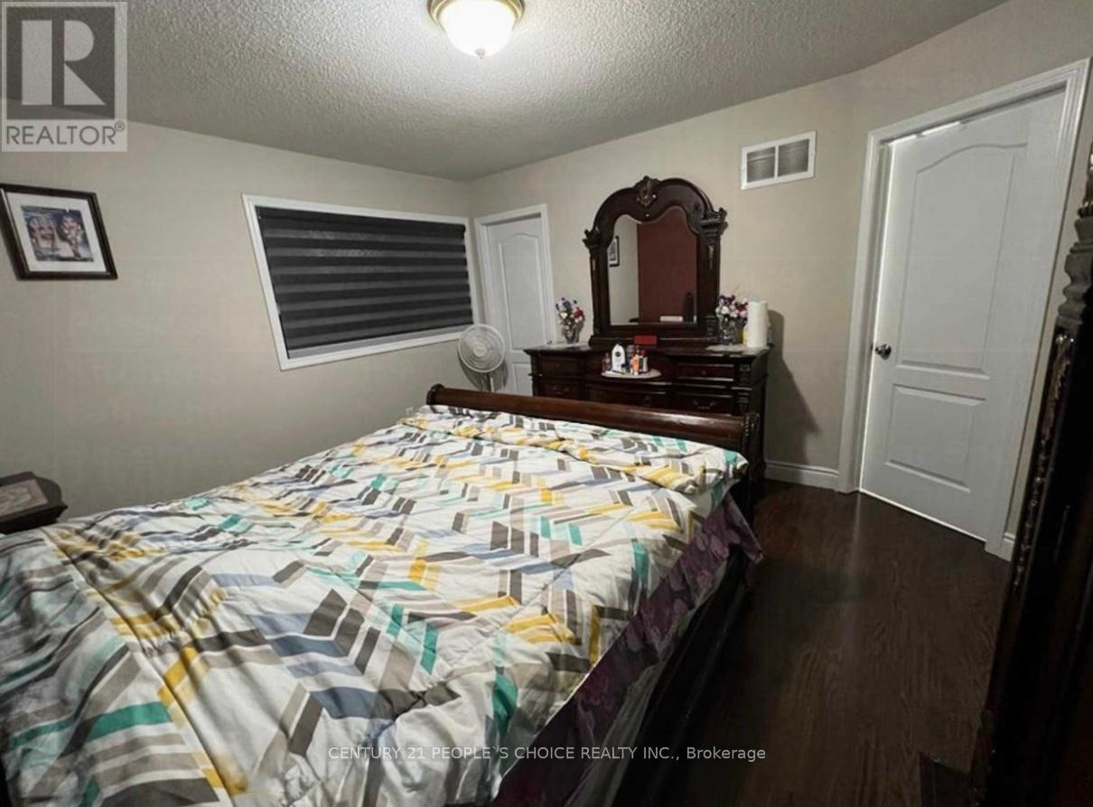 20 Murphy Road, Brampton (Gore Industrial North), Ontario  L6S 6L2 - Photo 14 - W12279388