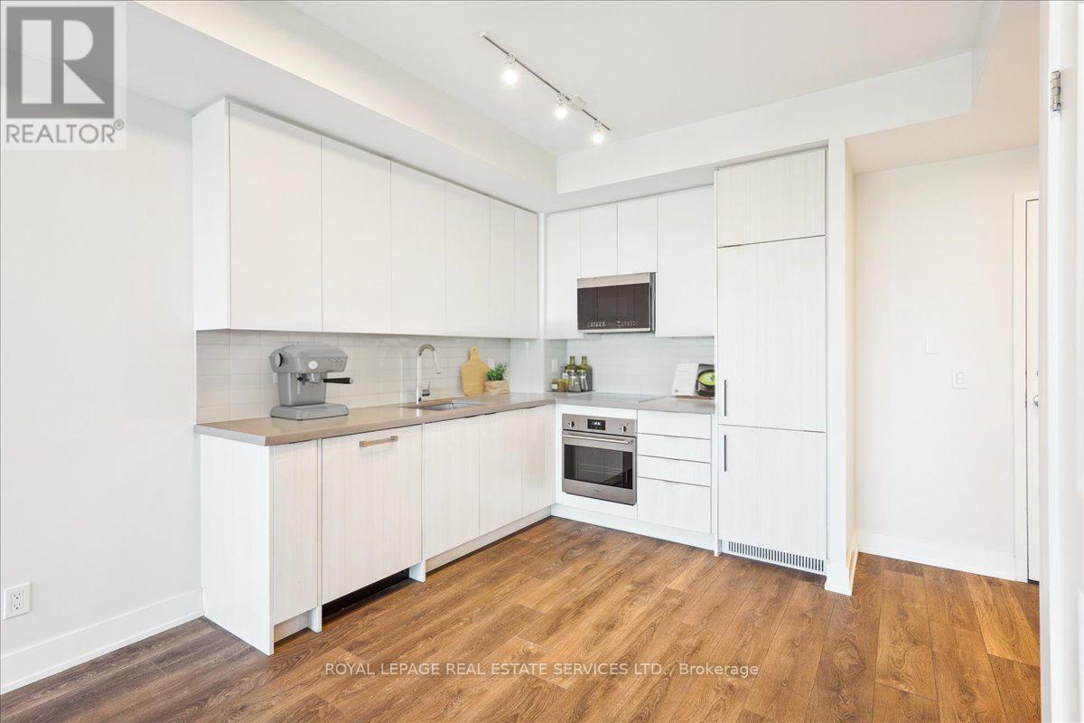 805 - 297 Oak Walk Drive, Oakville, Ontario  L6H 3R6 - Photo 2 - W12279416