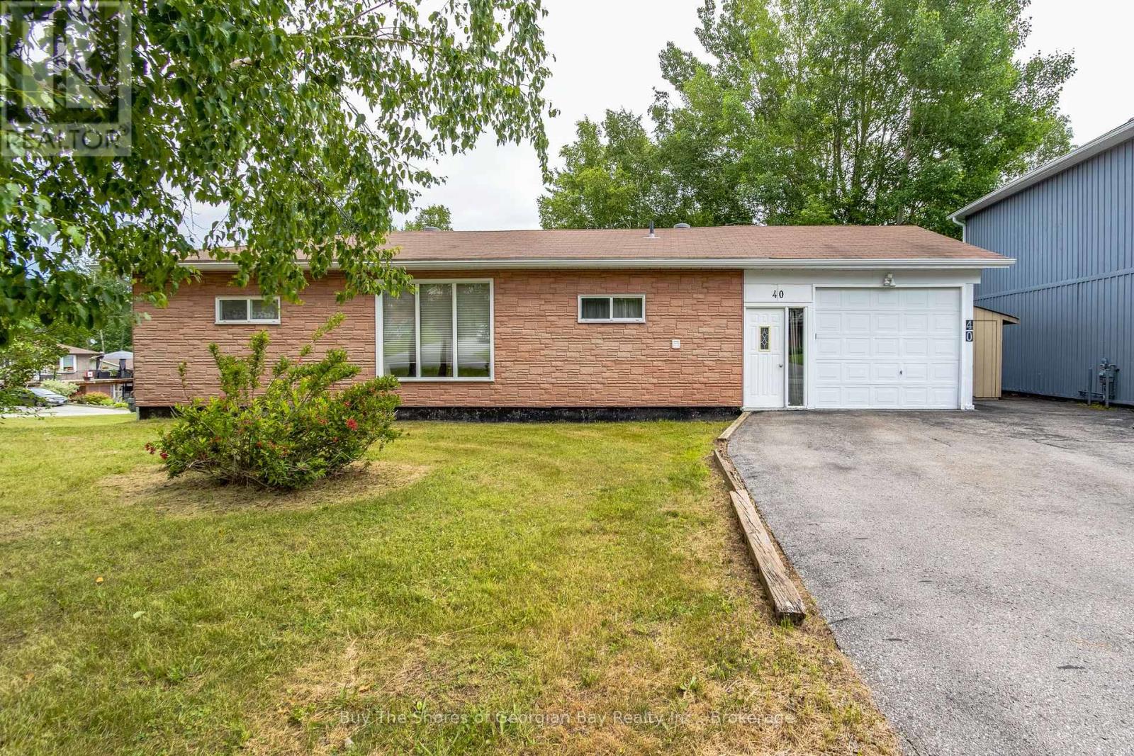 40 Lepage Drive, Penetanguishene, Ontario  L9M 1R5 - Photo 2 - S12279517