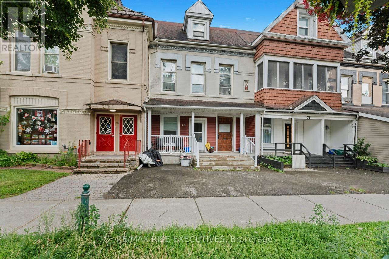 73 KING STREET E, Brockville, Ontario