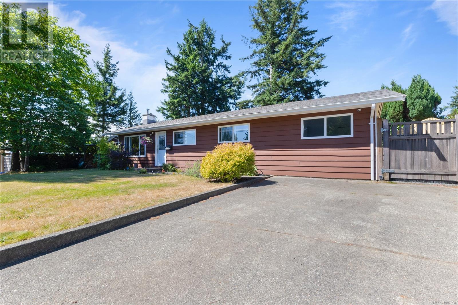 Property at 718 Ralph Hutton Dr image 3