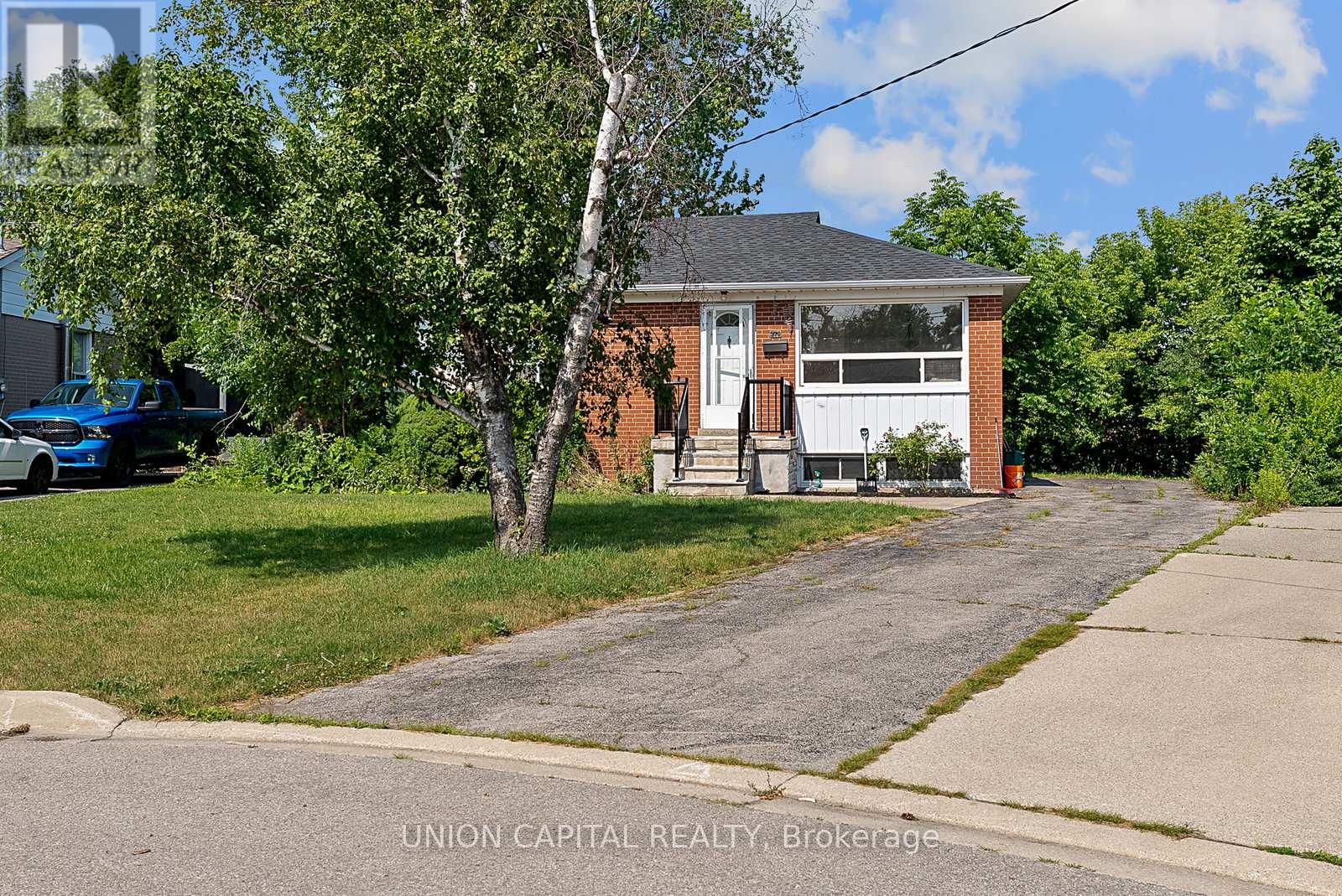 Property at 379 TAMARACK CIRCLE image 2