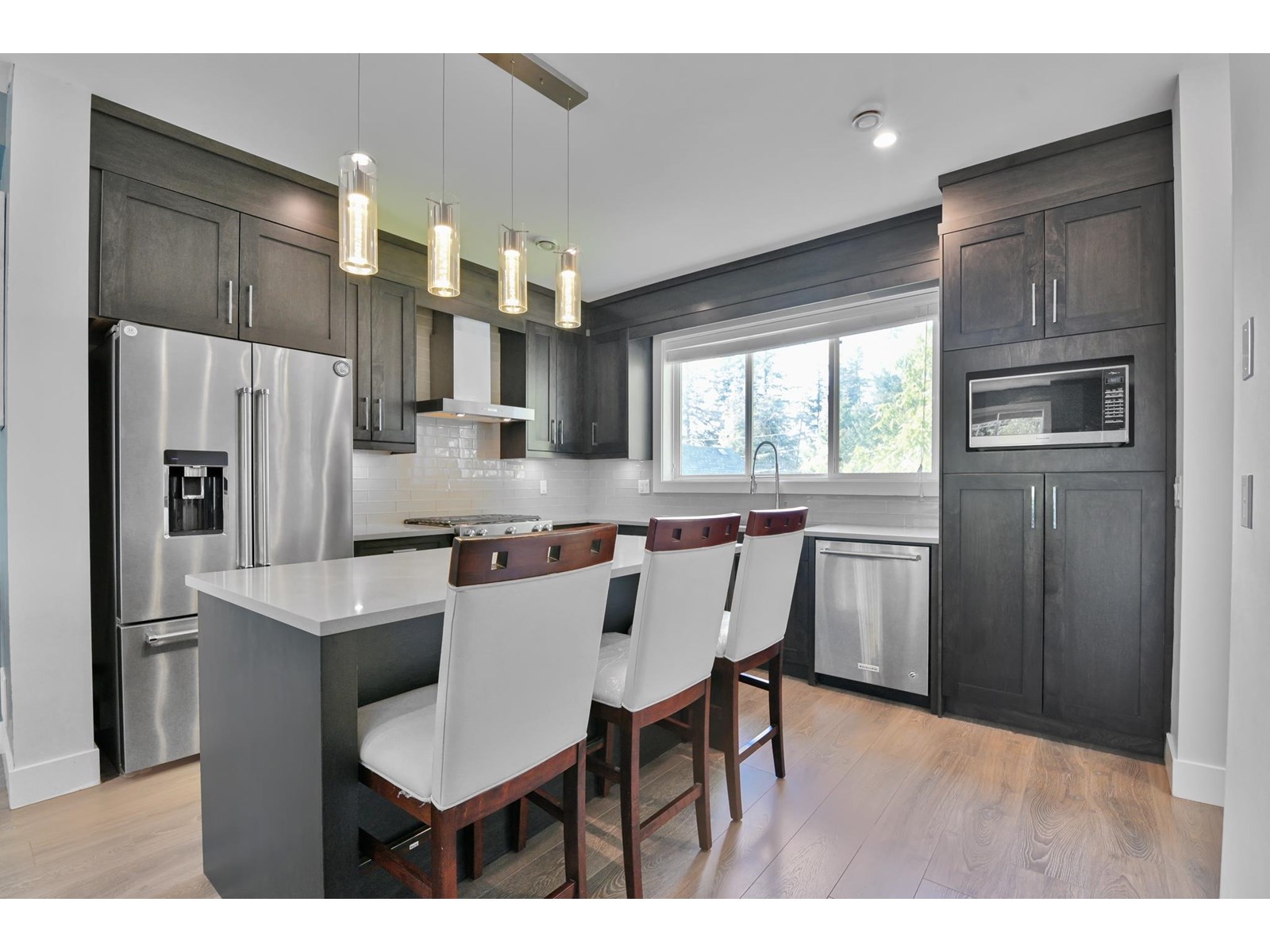Property at 18 2832 CLEARBROOK ROAD image 5